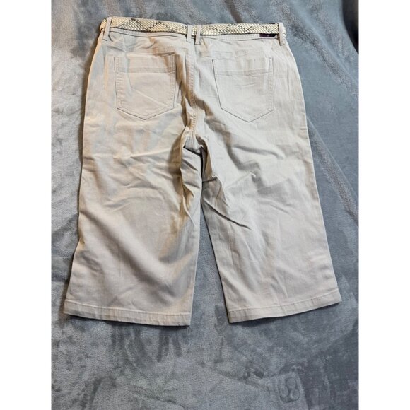 Gloria Vanderbilt Womens Beige Capri Pants Size 16 With Woven Belt & Button Acce - Picture 10 of 15